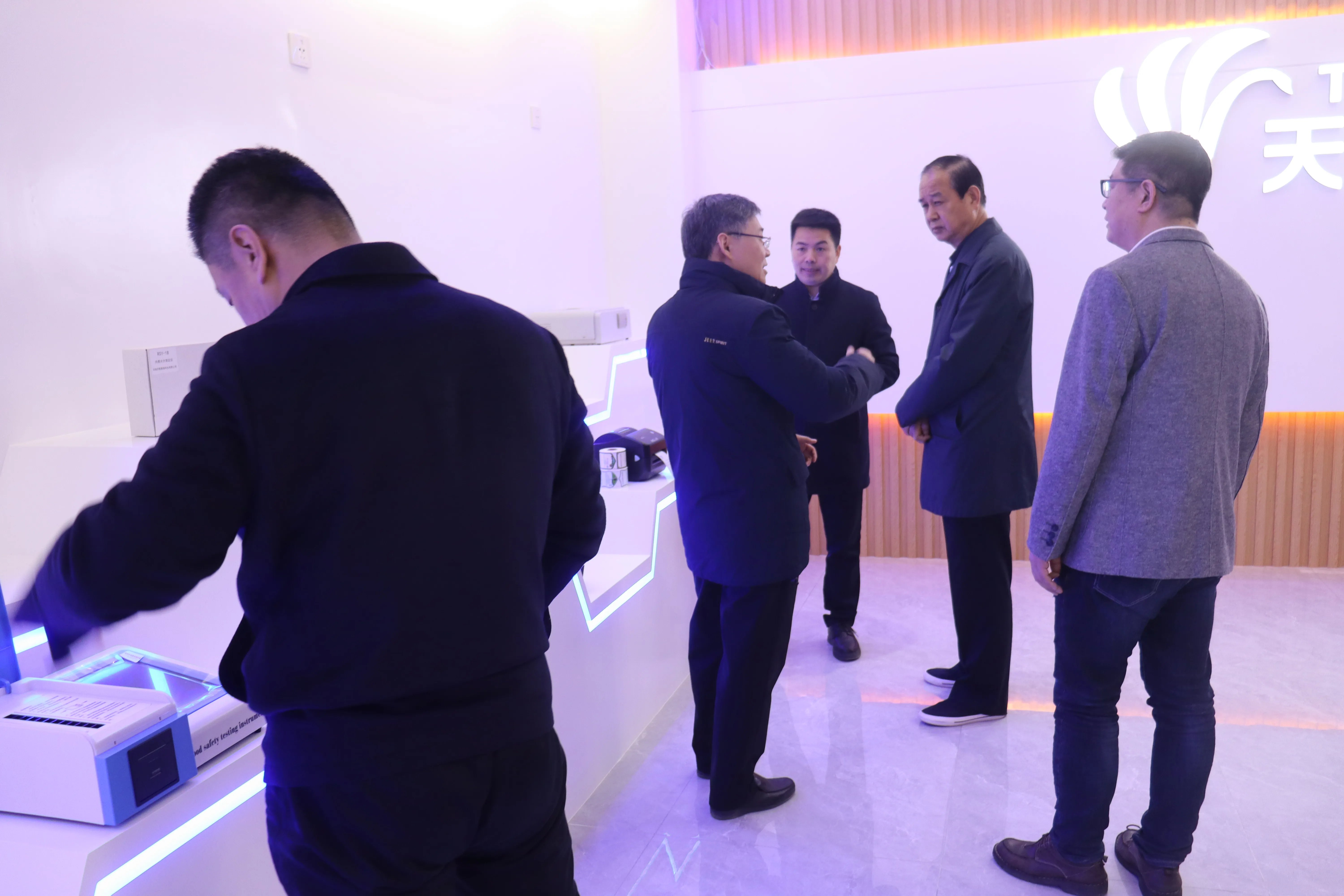 郑州市人大常委会副主任宋书杰走访天歌公司